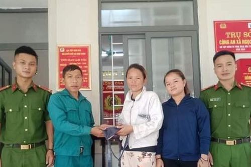 3 phụ nữ nghèo nhặt được 52 triệu đồng trả lại người đánh rơi