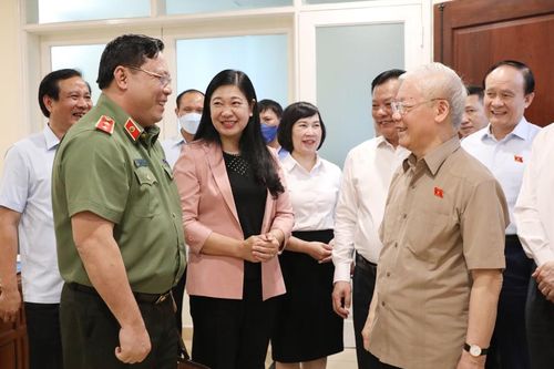 Tổng Bí thư Nguyễn Phú Trọng: Xử lý nghiêm cán bộ sai phạm là nhằm làm bài học răn đe, cảnh tỉnh