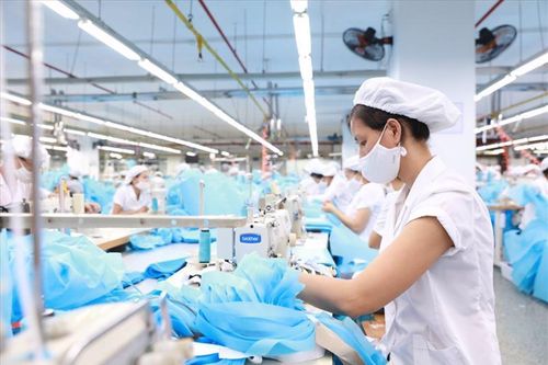 Không hạ bậc lương khi tăng lương tối thiểu vùng