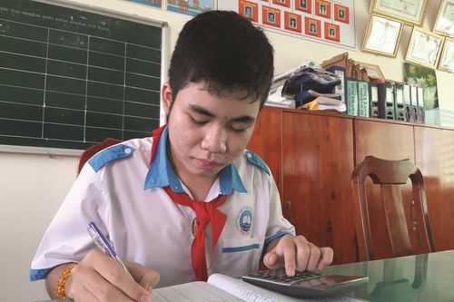 Cậu học trò vùng quê trở thành thủ khoa trường chuyên