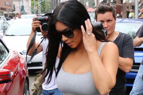Kim Kardashian bị chỉ trích vì cổ xúy lối sống độc hại