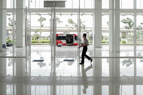 Gấp rút 'dọn' xe dù bến cóc để kéo khách về Bến xe Miền Đông mới