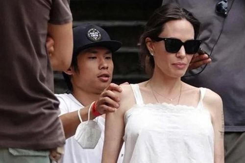 Pax Thiên lần hiếm hoi xuất hiện