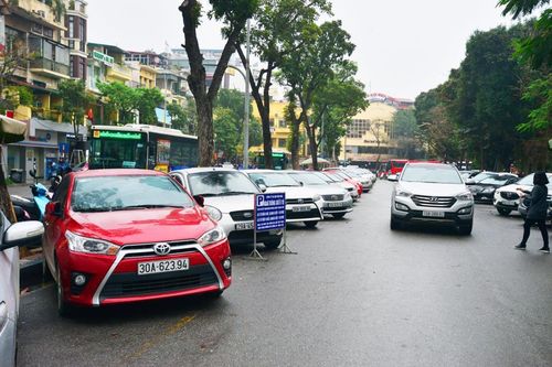 Hà Nội thiếu nghiêm trọng chỗ đỗ xe