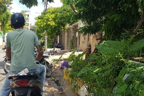 Truy bắt đối tượng mặc áo Grab nghi đâm chết người đàn ông ở quận Bình Tân