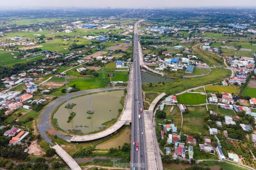 Hình ảnh đại công trường dang dở ở đoạn cuối Vành đai 3 TPHCM