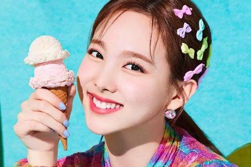 Nayeon (TWICE) sở hữu lượng album đặt trước cao nhất năm 2022