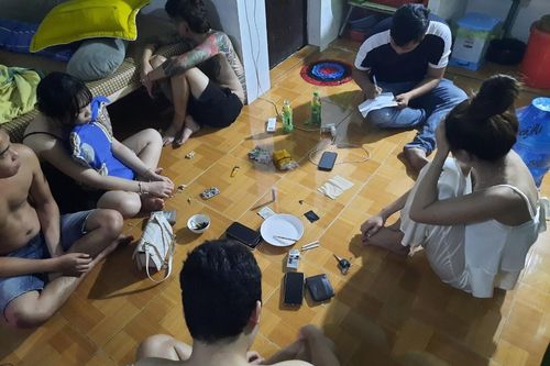 Đang 'phê' ma túy tại nhà trọ thì bị bắt giữ