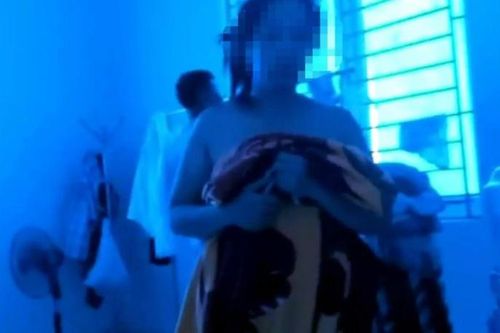 Cách chức nữ chủ tịch Hội Phụ nữ xã vì 'tòm tem' với cấp trên