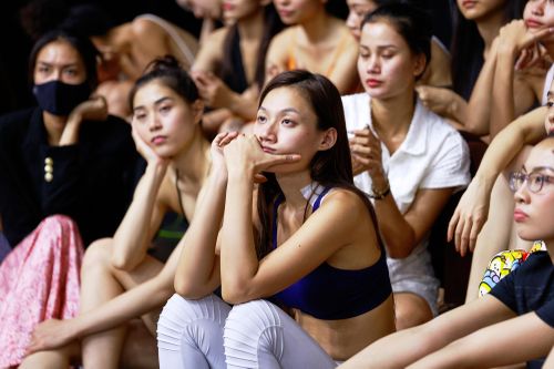 Thí sinh để mặt mộc tổng duyệt chung kết Hoa hậu Hoàn vũ Việt Nam