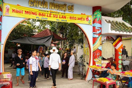 UBND TP.HCM yêu cầu rút kinh nghiệm vụ đổi bảng tên Chùa Nghệ sĩ