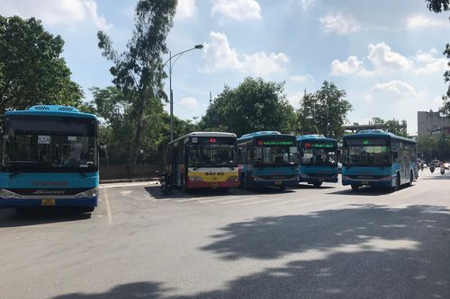 Gỡ điểm nghẽn cho… xe buýt