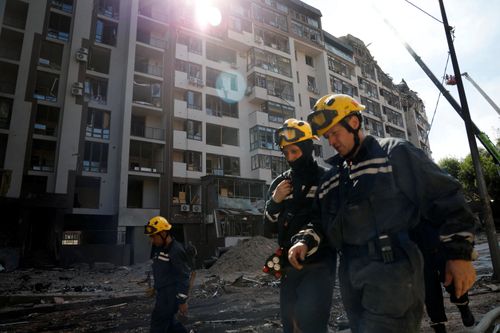 Một góc tan hoang ở Kyiv sau khi trúng tên lửa