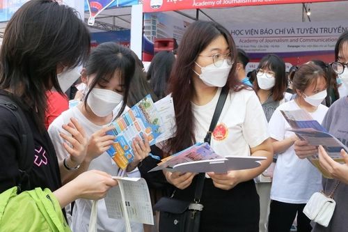 Nhiều trường đại học tăng mạnh học phí từ năm học 2022-2023