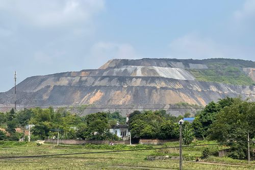 Thái Nguyên: Nhiều bãi thải cao như núi có đáng lo ngại?