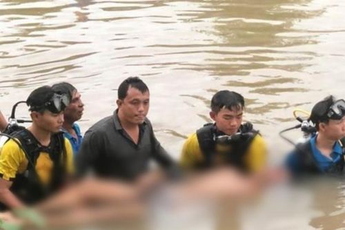 Rủ nhau tắm sông, nam thanh niên 18 tuổi đuối nước