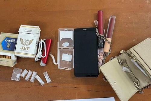 Bắt nhóm 5 thanh thiếu niên mang ma túy bỏ chạy khi gặp cảnh sát