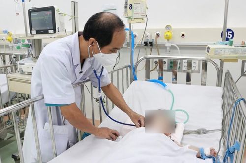 Nhiều phụ huynh ở TP.HCM chủ quan khiến trẻ bị sốt xuất huyết nặng, suy đa tạng
