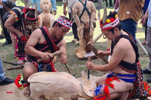 Quảng Nam: Khai mạc liên hoan 'Âm vang cồng chiêng' huyện Nam Giang lần thứ V