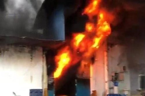 Xưởng điều ở Bình Phước cháy lớn, thiệt hại 3 tỷ