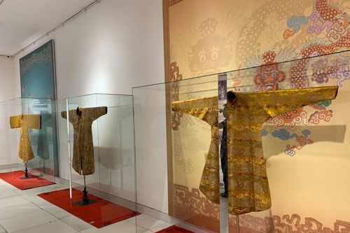 Khám phá Y quan triều Nguyễn