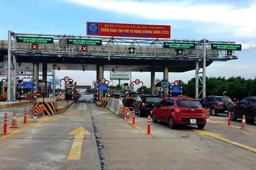 Mức thu phí sử dụng đường bộ áp dụng cho ô tô tối đa sẽ là 1.430.000 đồng/tháng