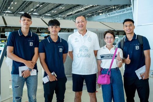 Ba ngôi sao Thái Lan qua Leicester City của Anh 'du học' một tháng