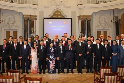 Chủ tịch Quốc hội dự Diễn đàn hợp tác giáo dục Việt Nam-Hungary