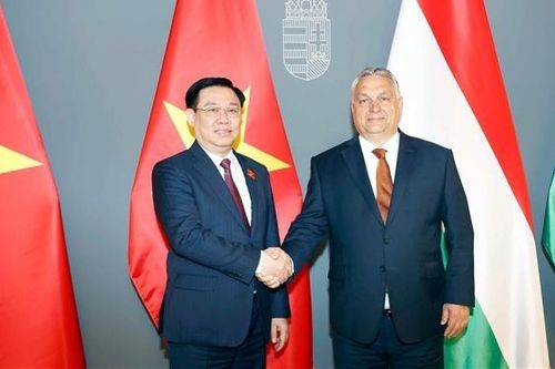 Chủ tịch Quốc hội Vương Đình Huệ hội kiến Thủ tướng Hungary Viktor Orban