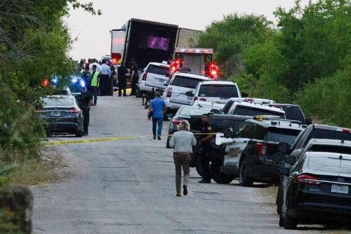 Thảm kịch ở Texas: 46 người tử vong trong xe đầu kéo