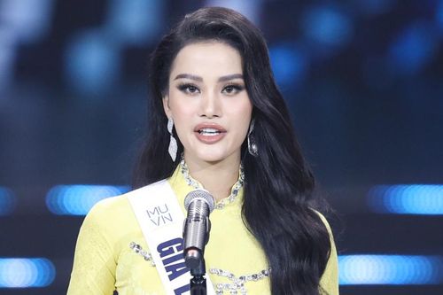 Thi hoa hậu ở Việt Nam, sao phải nói tiếng Anh?