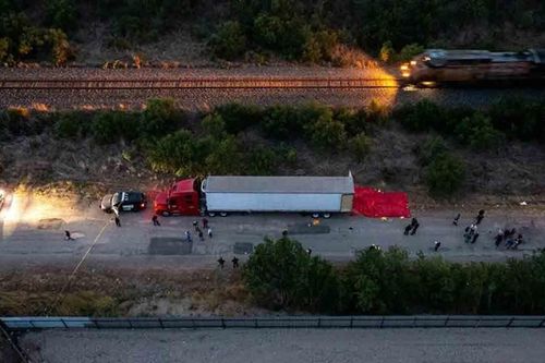 51 người chết trong xe container ở Mỹ, không ai có tên cả