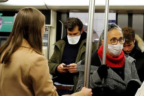 Pháp và các nước châu Âu cân nhắc tăng cường biện pháp phòng dịch