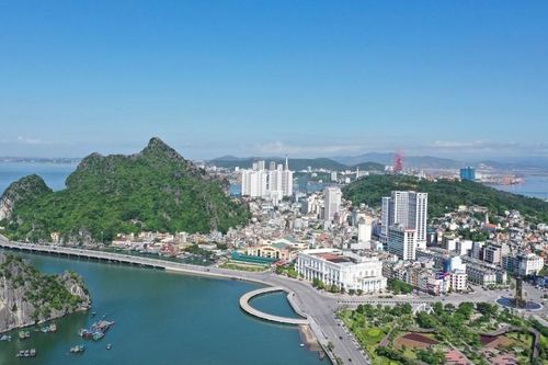 Quảng Ninh phát triển trong trạng thái bình thường mới, tăng trưởng kinh tế giữ vững hai con số