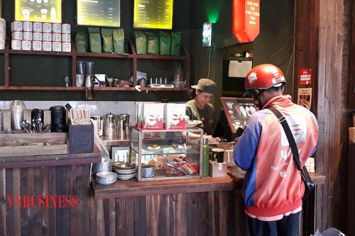Doanh nghiệp kinh doanh trực tuyến trước 'khúc ngoặt' giao hàng chặng cuối