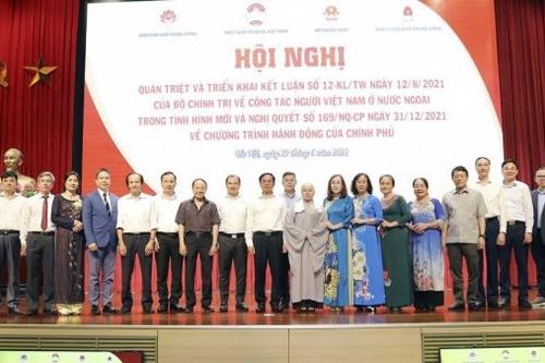 Công tác người Việt Nam ở nước ngoài giai đoạn mới: 'Sự nghiệp làm nên bởi chữ đồng'