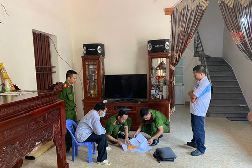 Khởi tố bí thư chi bộ và trưởng thôn bán trái thẩm quyền 58 lô đất