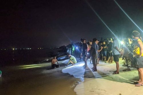 Tìm thấy thêm thi thể học sinh chết đuối khi tắm biển