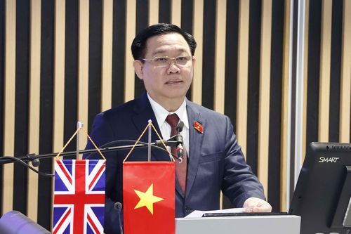 Chủ tịch Quốc hội dự Diễn đàn hợp tác giáo dục Việt Nam-Anh