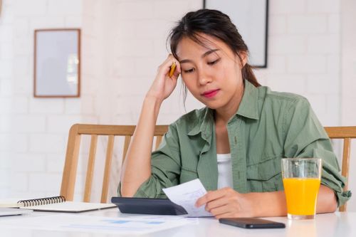 Cử nhân không tiết kiệm được khoản nào sau 2 năm đi làm