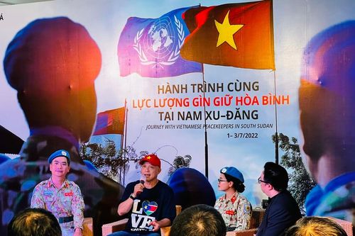 Nguyễn Á ra mắt triển lãm và sách ảnh về Lực lượng gìn giữ hòa bình tại Nam Sudan
