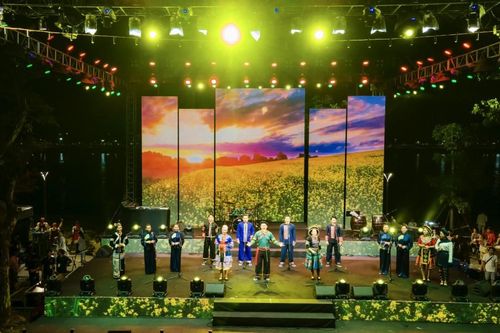 Festival Huế 2022: Lưu luyến đêm Gala giã bạn 'Chào Huế'