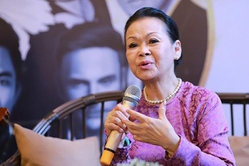Khánh Ly hát 'Gia tài của mẹ' Ban tổ chức đêm nhạc bị xử lý cảnh cáo