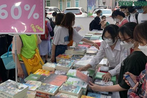 Văn hóa đọc: Bao giờ mới 'trăm hoa đua nở'?