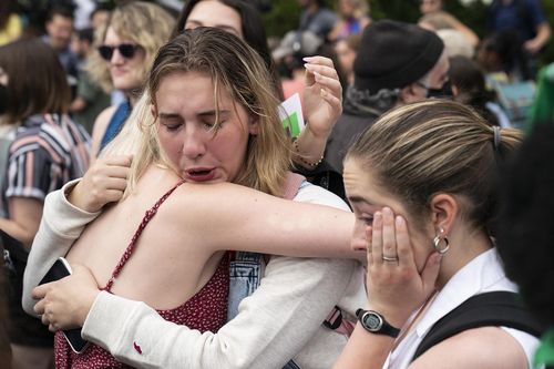 Phụ nữ ở Texas và Ohio chính thức bị cấm phá thai