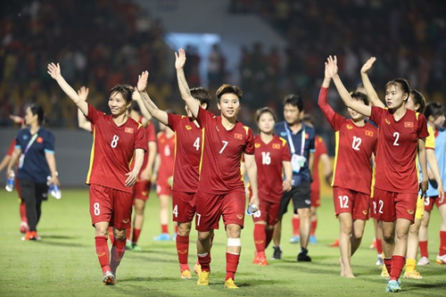 'Chiếu trên' ngỏ lời