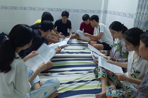 Điểm tựa giúp trò 'vượt biển' đi thi
