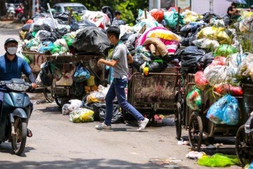 Sở Tài nguyên và Môi trường Hà Nội: Ùn ứ rác ở nội đô là do trời mưa