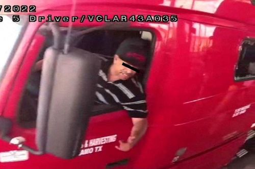 Tài xế không biết máy điều hòa hỏng làm 53 người chết trên xe tải