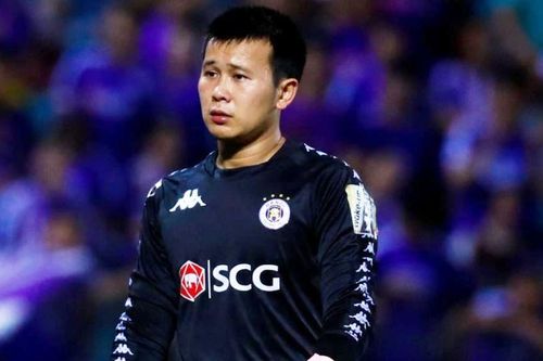 Cựu thủ môn U23 Việt Nam mắc lỗi trong thất bại của CLB Hà Nội